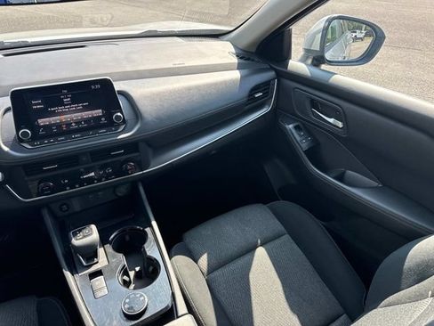 Used 2024 Nissan Rogue SV AWD/4WD image 19