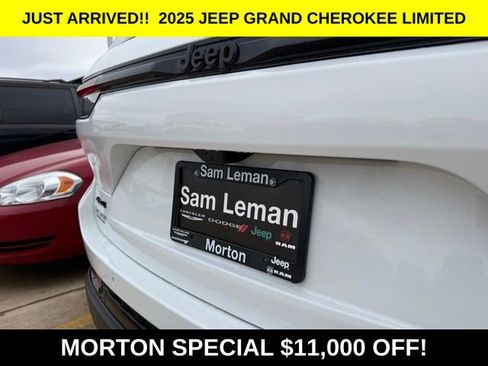 New 2025 Jeep Grand Cherokee Limited w/ Black Appearance Package image 14