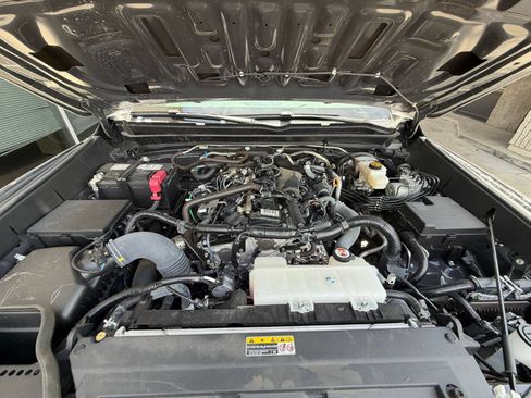 Used 2025 Toyota Tacoma TRD Off-Road AWD/4WD image 31