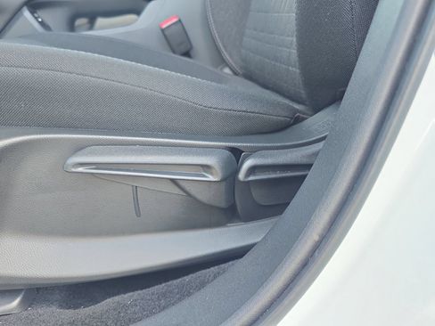 Certified 2026 Honda HR-V LX image 16