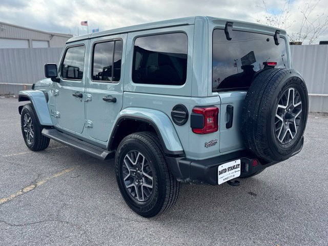 Used 2024 Jeep Wrangler Unlimited Sahara w/ Technology Group AWD/4WD image 4