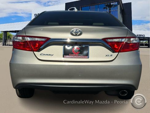 Used 2017 Toyota Camry XLE image 7