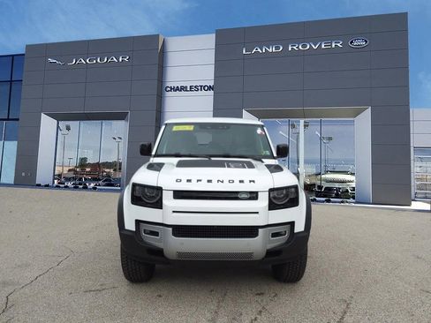 Used 2025 Land Rover Defender 110 S image 8