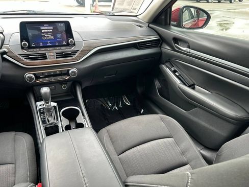 Certified 2023 Nissan Altima 2.5 SV FWD image 13