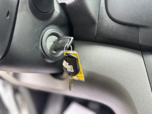 Used 2015 Nissan NV200 SV FWD image 17