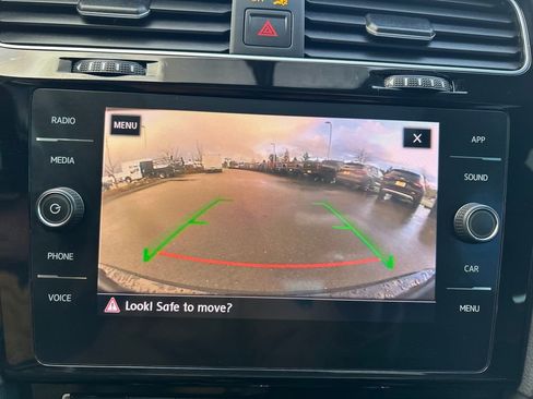 Used 2019 Volkswagen GTI SE image 25