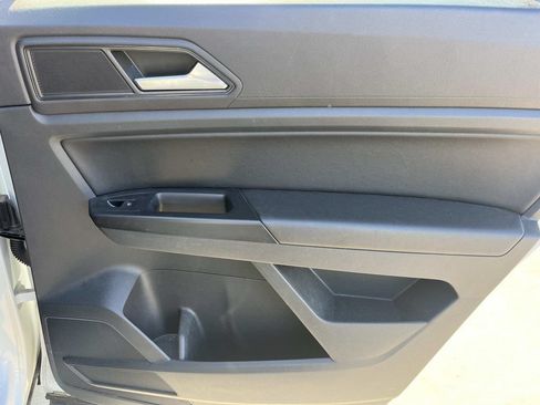 Used 2020 Volkswagen Atlas Cross Sport SE FWD image 25