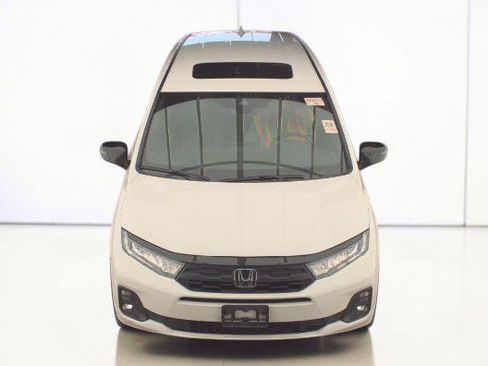 Used 2025 Honda Odyssey Sport-L image 2