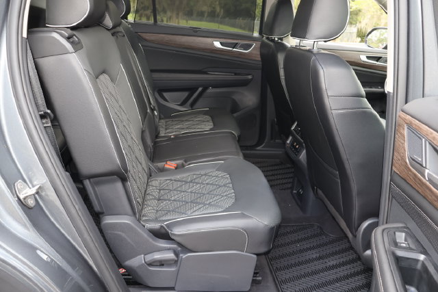 Certified 2024 Volkswagen Atlas SEL Premium R-Line AWD/4WD image 20