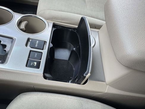 Used 2013 Toyota Highlander Plus image 34