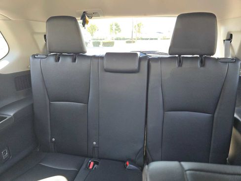 Certified 2025 Toyota Grand Highlander FWD image 19