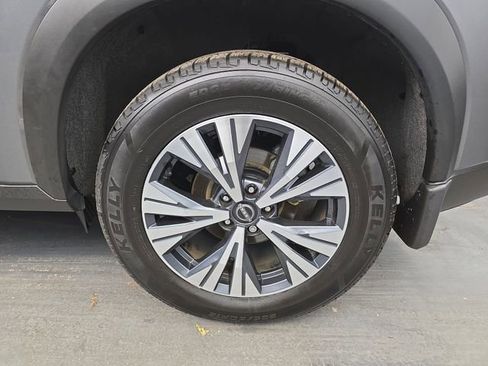 Used 2023 Nissan Rogue SV image 16