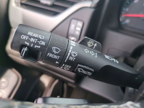 Used 2020 Chevrolet Suburban LT AWD/4WD image 25
