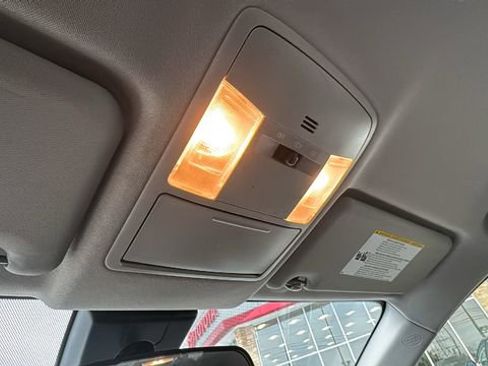 Used 2018 Toyota RAV4 LE image 23