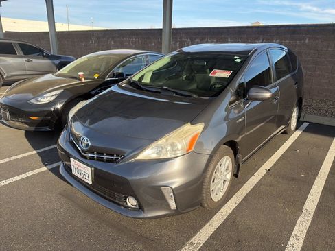 Used 2013 Toyota Prius V Three image 3