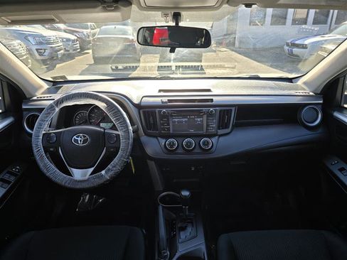 Used 2016 Toyota RAV4 LE image 18