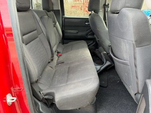 Used 2022 Nissan Frontier SV image 8