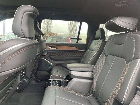 New 2025 Jeep Grand Cherokee L Summit AWD/4WD image 11