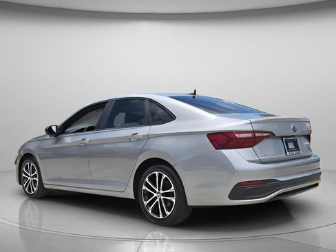 Certified 2022 Volkswagen Jetta Sport FWD image 4