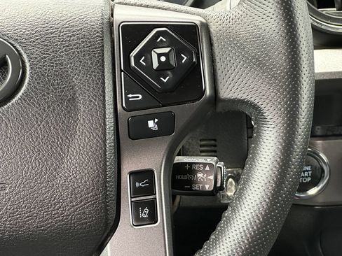 Used 2021 Toyota Tacoma TRD Off-Road w/ TRD Premium Off Road Package AWD/4WD image 21