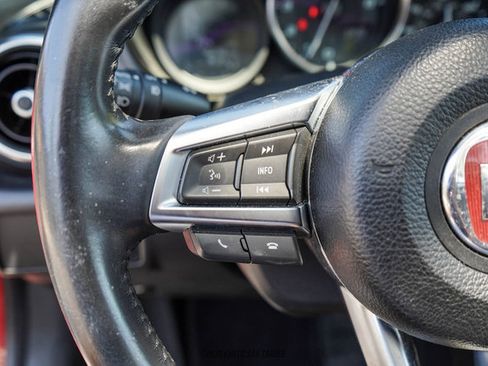Used 2020 FIAT 124 Spider Lusso RWD image 38