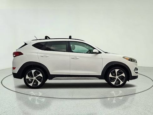 Used 2017 Hyundai Tucson Value AWD/4WD image 7