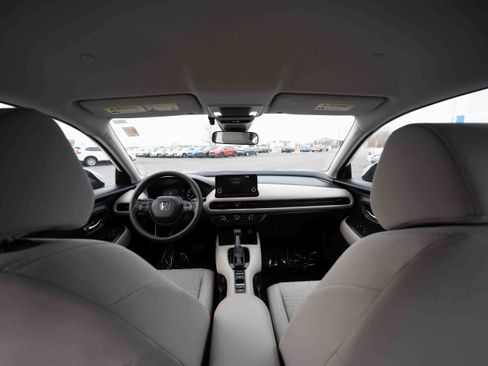 Used 2025 Honda HR-V LX image 19