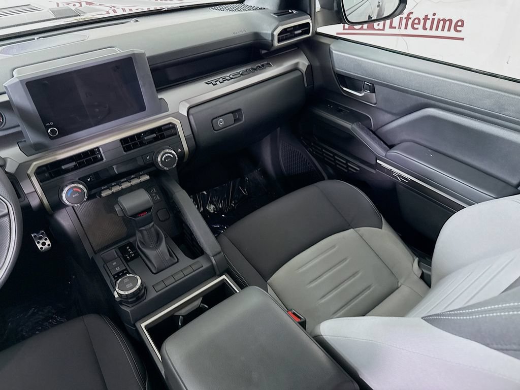Certified 2025 Toyota Tacoma TRD Sport AWD/4WD image 28