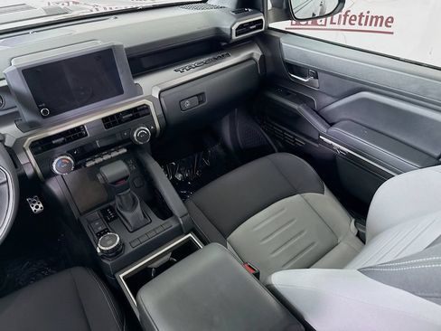 Certified 2025 Toyota Tacoma TRD Sport AWD/4WD image 28