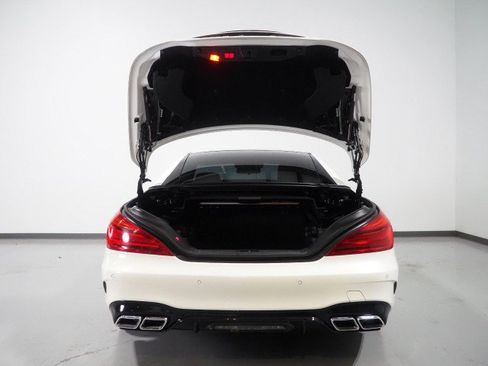 Used 2017 Mercedes-Benz SL 550 image 40