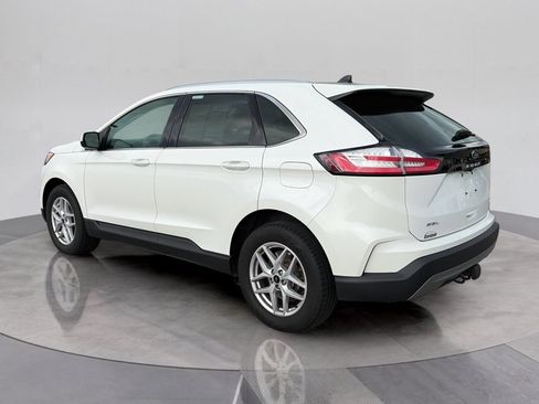 Used 2024 Ford Edge SEL w/ Convenience Package AWD/4WD image 4