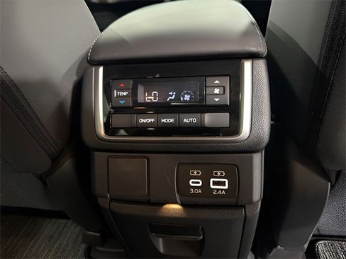 Certified 2024 Subaru Ascent Premium w/ Convenience Package image 34