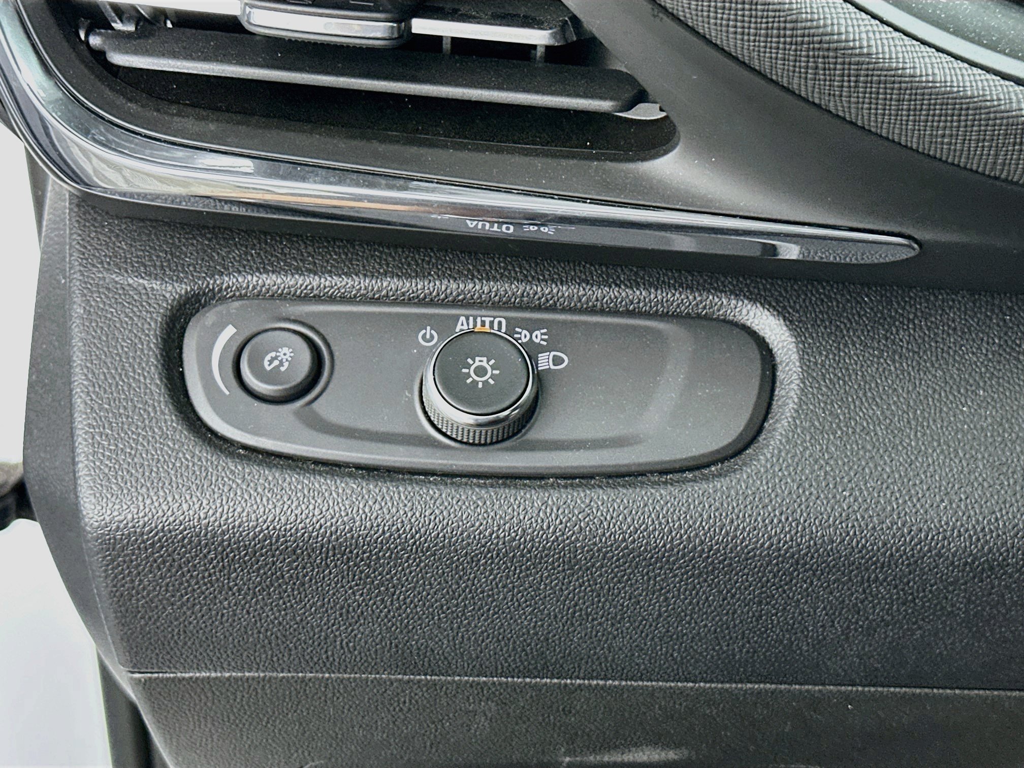 Used 2026 Buick Envista Preferred FWD image 16