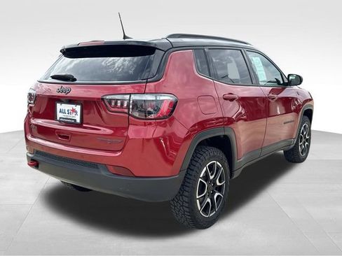 Used 2025 Jeep Compass Trailhawk AWD/4WD image 9