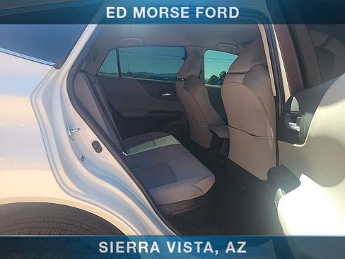 Used 2021 Toyota Venza LE w/ Carpet Mat Package (TMS) AWD/4WD image 16