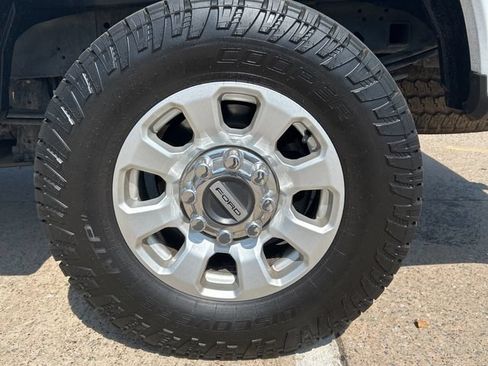 Used 2024 Ford F250 XLT AWD/4WD image 12