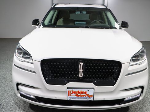 Used 2023 Lincoln Aviator Reserve w/ Equipment Group 201A AWD/4WD image 4
