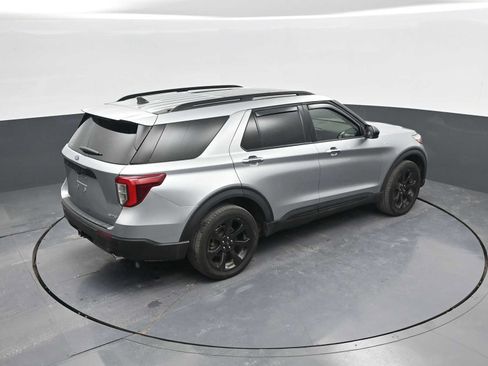 Certified 2024 Ford Explorer ST-Line w/ Class IV Trailer Tow Package AWD/4WD image 33