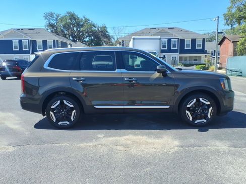 Used 2024 Kia Telluride S FWD image 4