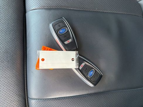 Used 2022 Subaru Ascent Limited w/ Technology Package image 38