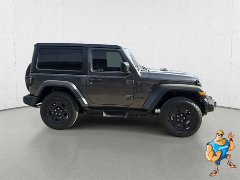 Used 2025 Jeep Wrangler Sport image 4