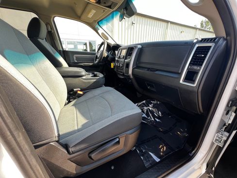 Used 2021 RAM 1500 Classic SLT image 25