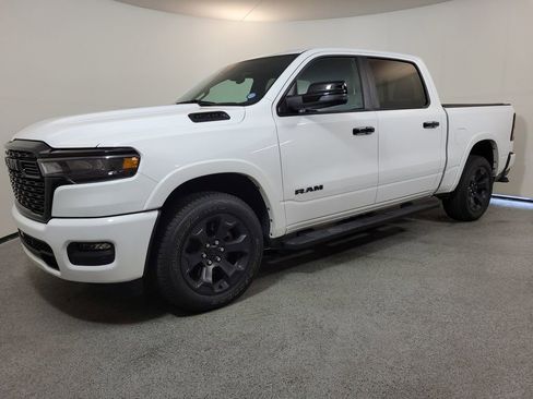 Used 2025 RAM 1500 Big Horn AWD/4WD image 3