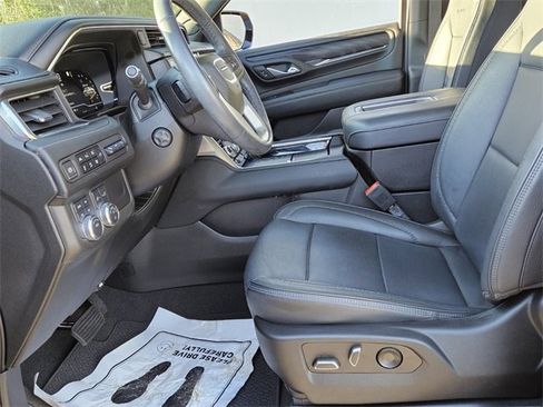 Used 2022 GMC Yukon Denali image 13