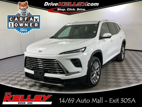 Used 2025 Buick Enclave Preferred image 1