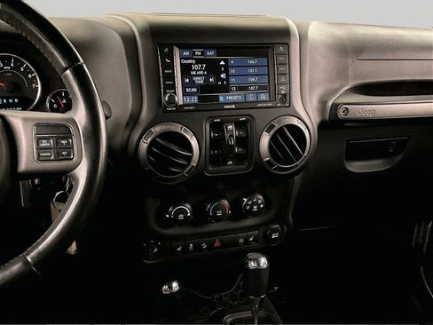Used 2016 Jeep Wrangler Unlimited Sport AWD/4WD image 7