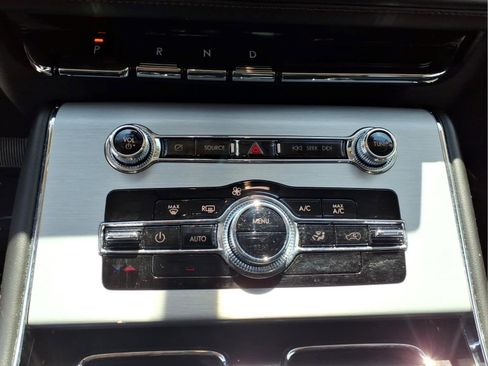 Certified 2023 Lincoln Aviator AWD w/ Premium Package image 9