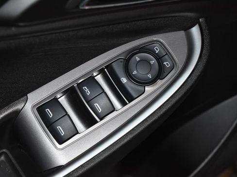 Used 2025 Chevrolet Malibu LT image 5