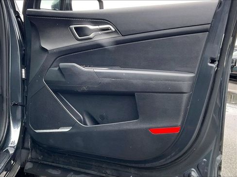 Used 2024 Kia Sportage LX image 11