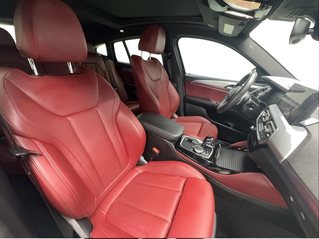 Used 2025 BMW X4 xDrive30i w/ Premium Package AWD/4WD image 32